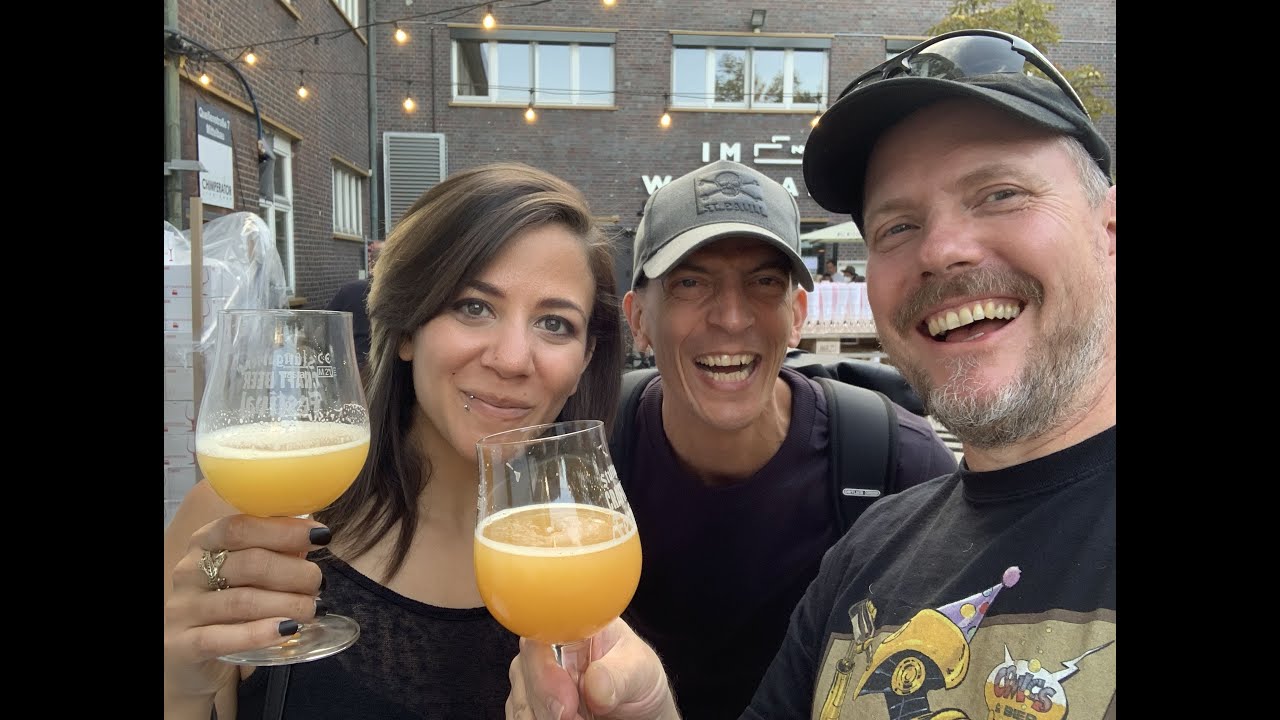 Du betrachtest gerade COMICS & BIER – DOPPELBOOK 65: Craftbeer-Festival, Episode X, Death-Duck, Wolfskinder und Lemire.
