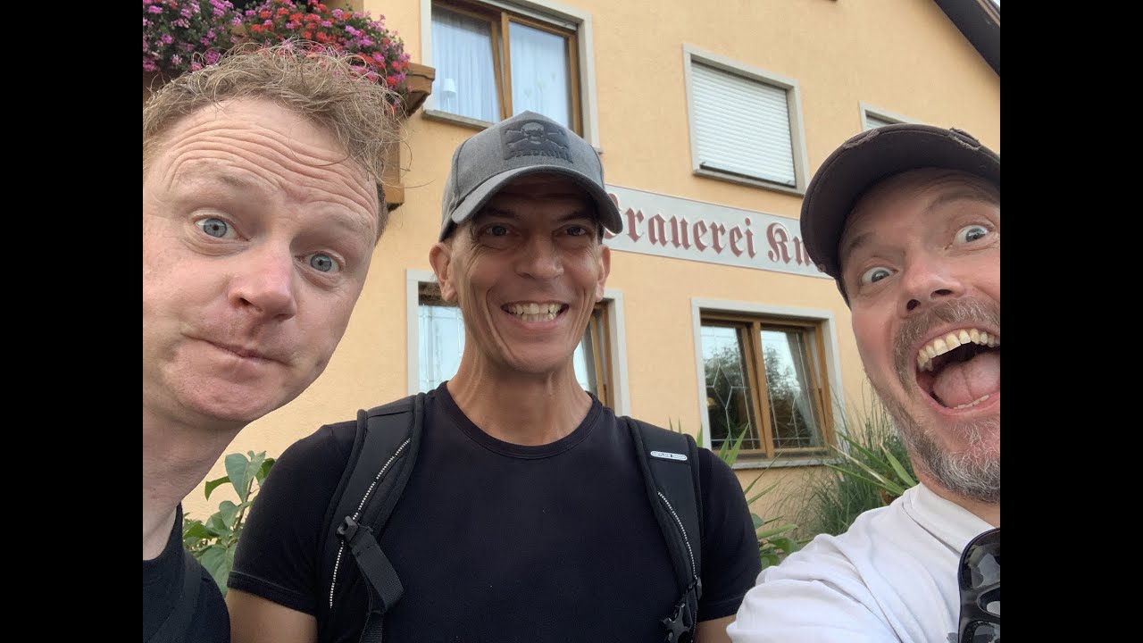 Du betrachtest gerade COMICS & BIER – DOPPELBOOK 67: Bier-Tour in Franken, Teil 1, dazu DRAGMAN und Mord in SMARAGDGRÜN.